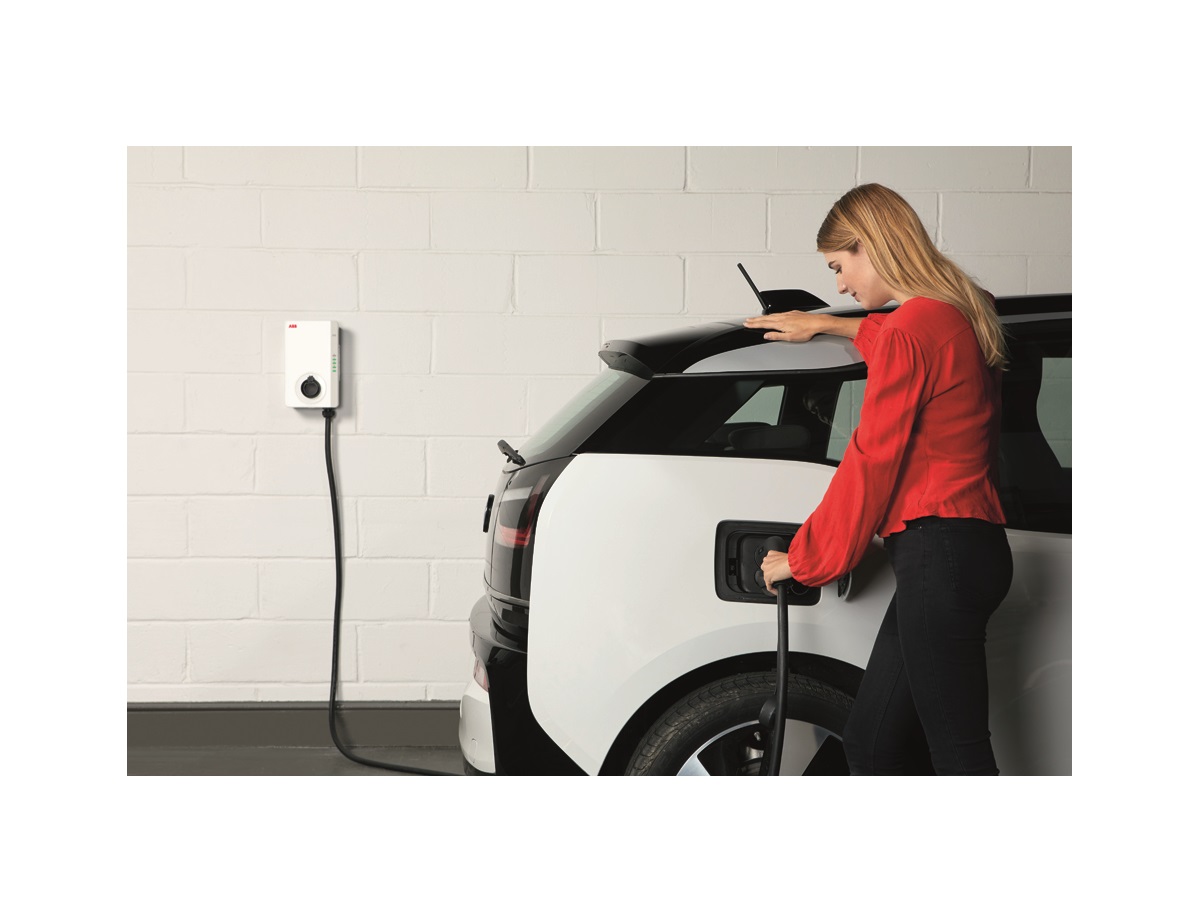 Nouvelle borne murale Terra AC dABB : l'e-mobilité pour tous